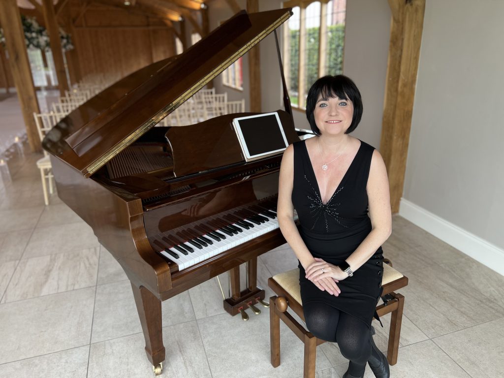 Merrydale Manor Pianist 99