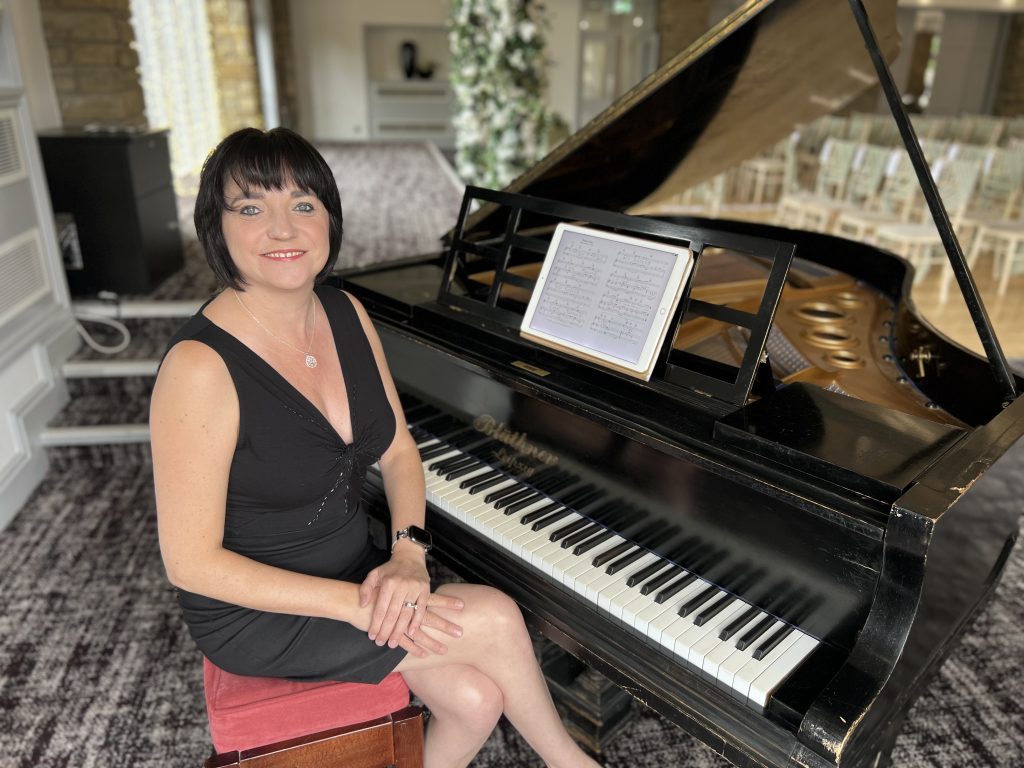 Mytton Fold Pianist 113