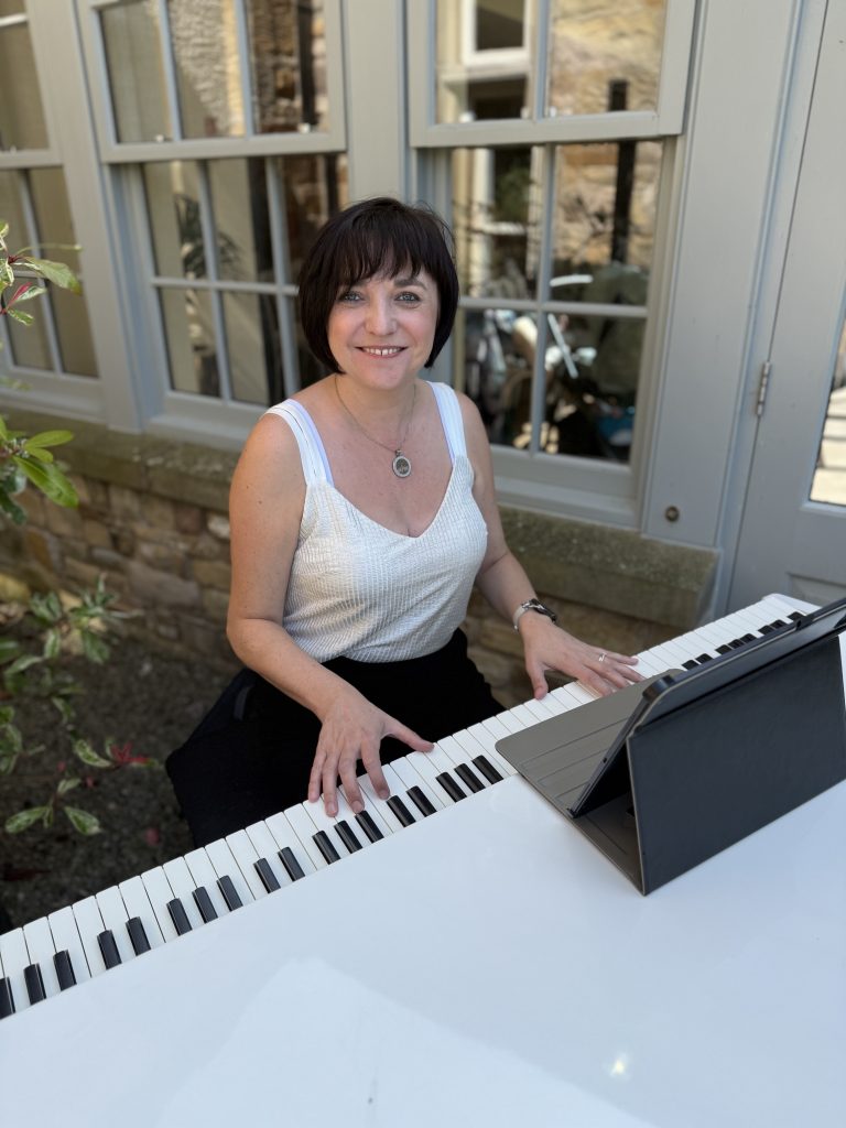 Mitton Hall Pianist 61