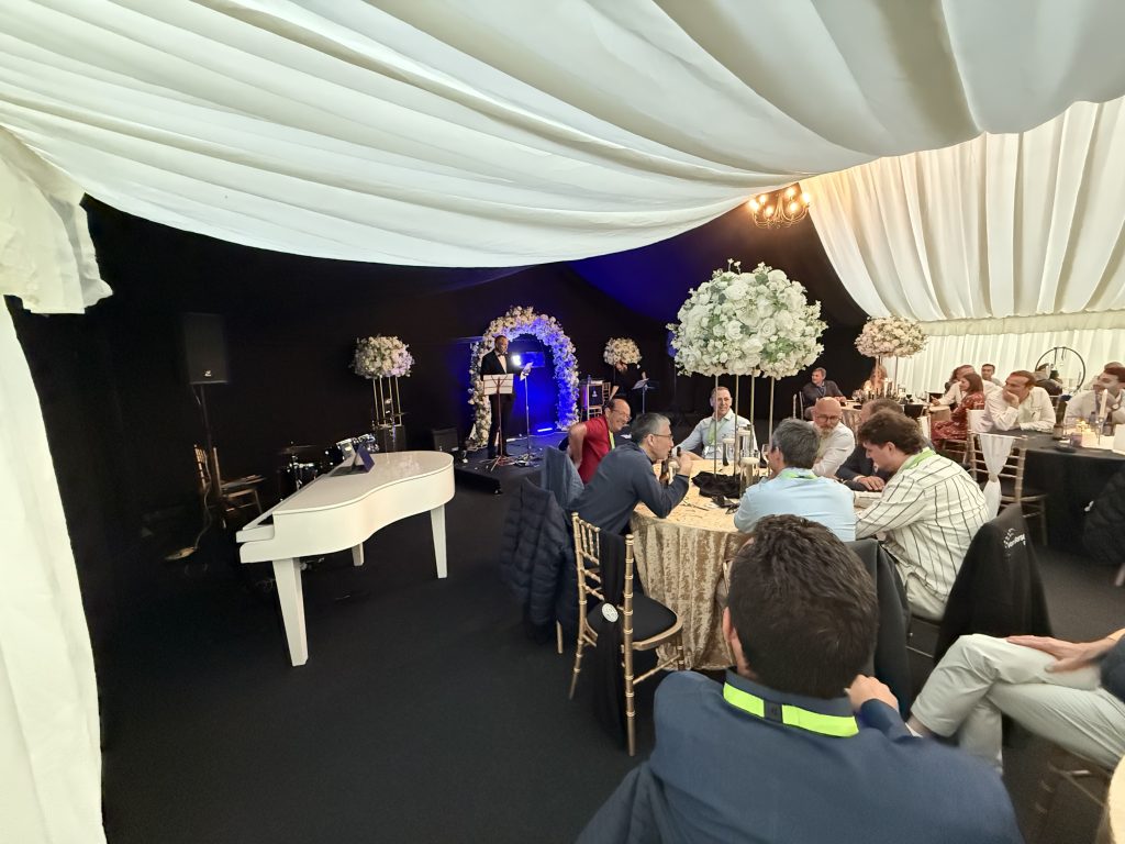 Corporate function pianist
